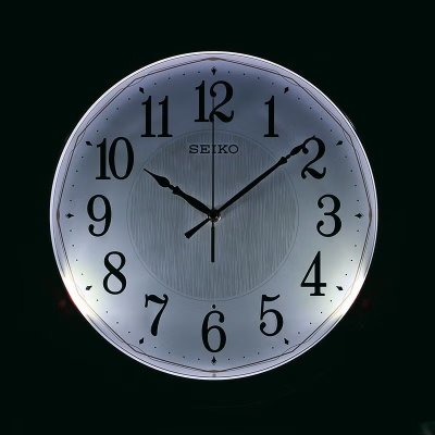 画像2: 寝室に最適な「夜でも見える」掛け時計