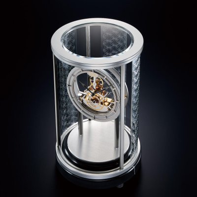 画像2: スケルトン機構の美しい江戸切子の高級置き時計【限定商品】