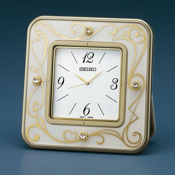 セイコークロックの洗煉されたデザインの小ぶりな置時計、ギフトに